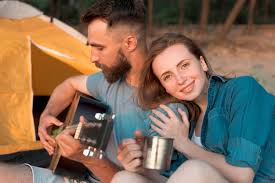 Happy couple enjoying music | Free Photo