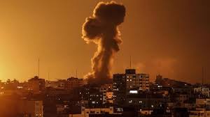 Dikutip situs arabi 21, rabu (19/5/2021), brigade ezzedine al qassam, sayap militer hamas, selasa malam mengumumkan telah menyerang sejumlah pangkalan udara israel di hari kesembilan agresi militer zionis ke jalur gaza. Komandan Militer Hamas Tewas Dalam Serangan Udara Israel