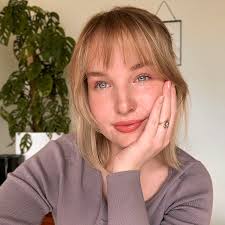 Millie May's Instagram, Twitter & Facebook