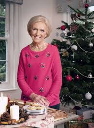 However, despite being the queen of the kitchen, mary revealed that while she in charge of christmas dinner, her family do chip in to lend a helping. Mary Berry And Paul Hollywood On The Ultimate Christmas Dinner Secrets Express Co Uk
