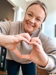 Nose, together with the founders of the fragrance houses we are proud to  represent, wishes you a happy and prosperous 2026. We would like to warmly  thank you for your loyalty and