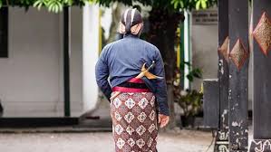 Deretan ucapan selamat hari raya idul fitri 2019 mengunakan bahasa. 25 Kata Kata Bijak Bahasa Jawa Sarat Makna Dan Memotivasi