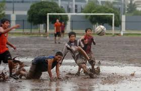 Последние твиты от barrio fútbol (@barrio_futbol). Partidos So O Cuando La Magia Del Futbol Brilla En Las Canchitas Del Barrio Periodismo Joven Abc Color
