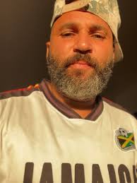 Peace family!! That's right I'm in the bay!! Come through and celebrate my  birthday with me this Sunday August 10th // 4pm to 8pm at @madoakbar  rooftop with @afrobeatsoakland I'll be guest