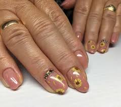 Ayanna williams, 60 ans, une. 23 Ongles De Tournesol Qui Rendent Tout Le Monde Jaloux Blog Des Femmes