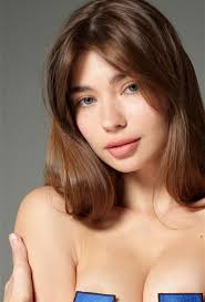 BRAINEE.sk - Ukrajinka nafotila akty so symbolmi štátu. Armáde sa to  nepáči, tvrdí, že ide o vlastizradu