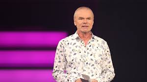 Teen climate activist greta thunberg has addressed a un summit, sailed across the atlantic, and instead of planning a lengthy opening statement to start the hearing, thunberg simply offered a copy. Domian Halt Greta Fur Eine Inszenierung Cleverer Pr Manager Die Mit Ihr Viel Geld Verdienen Greta Einsames Madchen Burning Man