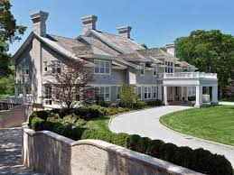 Beyonce, jay z and baby blue ivy just moved into their new home in bridgehampton, ny. Beyonce And Jay Z Purchased A 26 Million Hamptons Home Architectural Digest