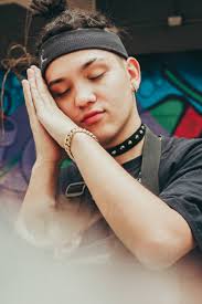 Harry Nach, el chileno que aventaja a Mon Laferte y Pablo Chill-E en  Spotify: “Me siento casi un elegido”