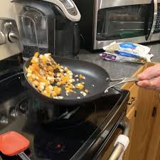Best Nonstick Saute Pan With Stainless Steel Handle For Gas Electric Cooktops In 2020 Saute Pan Saute High Heat Cooking