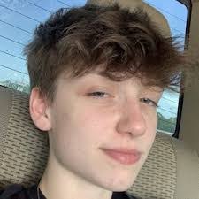 Leeann Henderson's Instagram, Twitter & Facebook