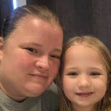 Tara Hirst's Instagram, Twitter & Facebook