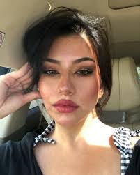 Jenny Jane's Instagram, Twitter & Facebook