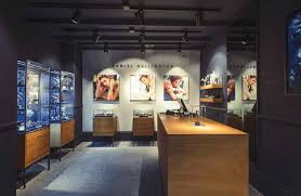Rejoins la communauté de mode de seconde main qui compte plus de 34 millions de membres. Bold Labels Launches Daniel Wellington Boutique In Amsterdam