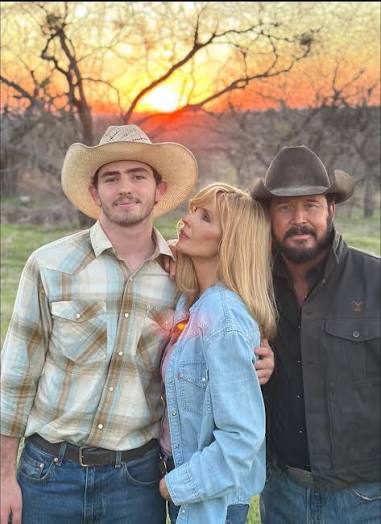 FRIDAY feels. 🤠 Our little 