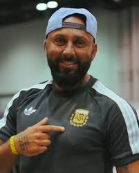 We are already living the final🥇 The supporters are heading to the Orange  County Convention Center dressed in the colors of Argentina and Colombia,  ready for the Copa America final. And who