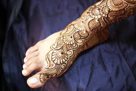 Besonders schön sieht es aus, die fingerknöchel zu verzieren. Anleitung Henna Tattoo Selber Machen Inkl Muster Motive Womz