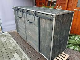 Kommode Mit Einem Rahmen Aus Stahlrohr Und Fittings Die Geschlossene Kreis Konstruktion Ist Mit Den Iltubo Kreis Kits Realisi Stahlrohr Stahl Terrassen Tische