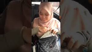 Orang kata, kalau setakat ambil gambar pegang tangan awek dalam kereta, itu. Search Awek Tetek Videos Latest Videos On Awek Tetek Awek Tetek Video Clips Songs Music Videos 1 On Luvcelebs