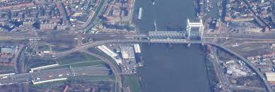Deze brug wordt ook wel de dordtse of zwijndrechtse brug genoemd. Stadsbrug Zwijndrecht Wikipedia