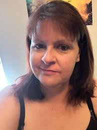 Hi, I'm here to introduce myself, you can call me lino and I'm looking for  new friends :')