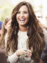 Demi Lovato Is So Adorable Lol I Love Her Laugh And Smile And The Hair Is Looking Super Cute Here Demi Lovato Hair Demi Lovato Lovato