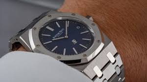 The audemars piguet royal oak thin rose gold watch from audemars piguet is one of the most affluent things one can own. Hands On Audemars Piguet Royal Oak Extra Thin 15202ip Luxify