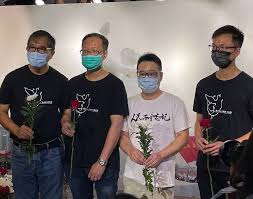 改編：《歷史的傷口》詞：barry製作：headlight music抗爭 到底 那管光陰流逝昨天 盟誓 讓那薪火傳遞來接替 民主棒 後代繼英烈志向永不變 六四決要平反國家 強大 腐化貪風猶在決心 變改 愛國的心仍在求變革 尋公理 未懼怕失望遇挫折也堅守長遠戰鬥目光戰鬥二十年 戰鬥二十年 不死的信念. S53pzztz8mjuqm