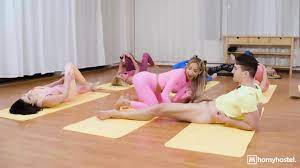 Squirting Yoga Class - Veronica Leal - EPORNER