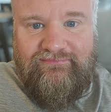 Who is preferred, Laurie Strode or Dr. Sam Loomis, and why?