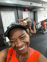 What are some travel outfit ideas for the airport?