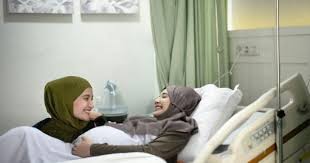 Angkat anak, zaskia sungkar nikmati peran jadi ibu. Dcz2rx 9 Ap5fm