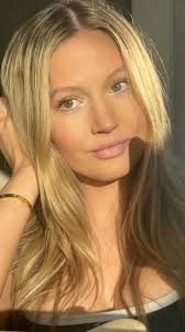 the lighting was too good #goldenhour ☀️