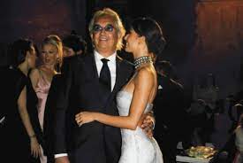 Jun 03, 2021 · elisabetta gregoraci è stata ospite a il punto z nel corso della puntata di mercoledì 2 giugno. Anniversario D Amore Per Briatore Con Elisabetta E Sempre Come 5 Anni Fa