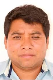 Santiago calvo López es el líder de la organización opiez el cual trabaja  en conjunto con grupos criminales el obliga ala gente que le trabajen en  sus terrenos o contrucciones con la