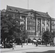 Das Hotel Excelsior In Der Koeniggraetzer Strasse Gegenueber Vom Anhalter Bahnhof In Den 20ern Berlin Geschichte Baudenkmal Architektur Museum