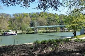 Charleville Meziere Ile Du Vieux Moulin Passerelle Du Mont Olympe Sur La Meuse Mont Olympe Lieux A Visiter Olympe