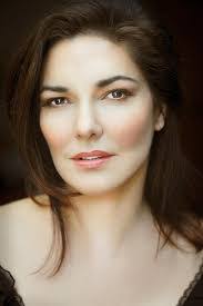 Laura Haring's Instagram, Twitter & Facebook