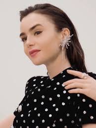 Tenemos el cast con más estilo de todo París. #EmilyEnParís #SeriesEnTikTok  #EmilyEnParís #EmilyInParís