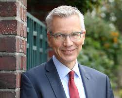 The swift code of deutsche bank privat und gesch, magdeburg, germany is deutdedbmag. Presse
