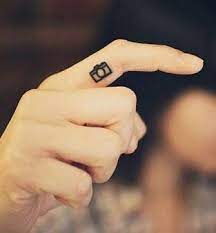101 Tiny Girl Tattoo Ideas For Your First Tattoo Summervibes Camera Tattoos Girly Tattoos Tattoos