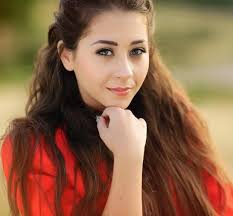 Nicole Cherry Aleasa De Steven Spielberg Pentru Marele Urias Prietenos Itsy Bitsy