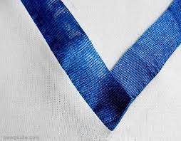 There are a couple of ways to do it. 6 Ways To Sew A V Neck In A Dress Top Sew Guide
