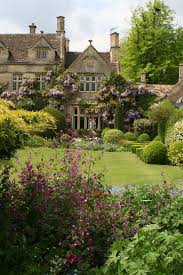 Barnsley house is a country hotel & spa like. Barnsley House Gardens Spring English Garden Cottage Dream Cottage