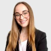 Julie Holzer's Instagram, Twitter & Facebook