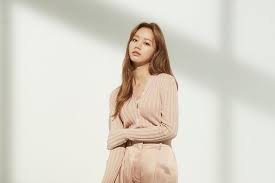Atualmente está na konkuk university. Hyeri S Agency Responds To Controversy Over Promoting Her Sister S Business On Variety Show Soompi