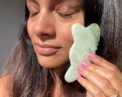 Carnelian Gua Sha Heart: Beauty Tool + 5ml Facial Oil