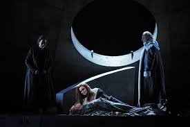 Contemplation, perceiving nothing that is passing.] brangaena (to the women, who at her bidding ascend from below). Tristan E Isolda Dos Destacados Protagonistas Beckmesser