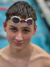 Nathan Thomas had an incredible performance in the 200 breaststroke this  weekend, setting a new U of T record, of 2:07.96!⚪️🔵