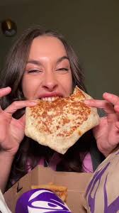 Replying to @Miranda Ochoa i still like em xtra sloppy tho #tacobell  #eatwithme #mukbang #munchies #asmr #food #fastfood @tacobell